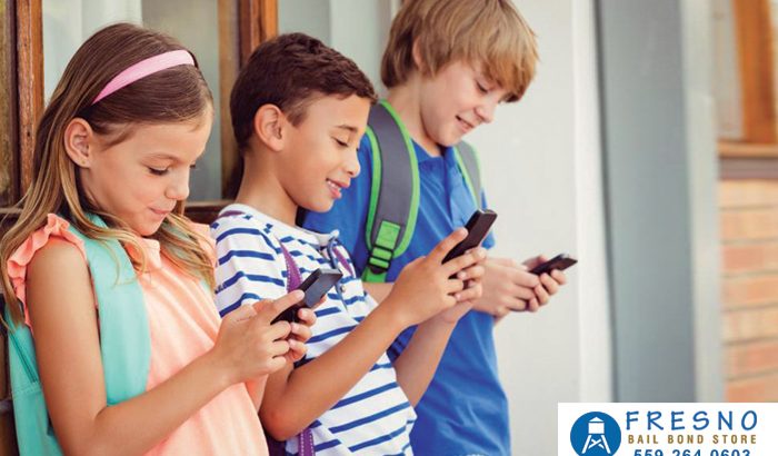 Should Cellphones Be Banned By Law In Schools?